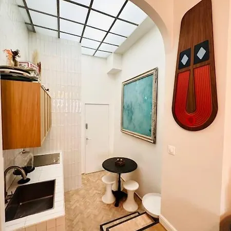 Apartment 2 Pieces A Bastille *